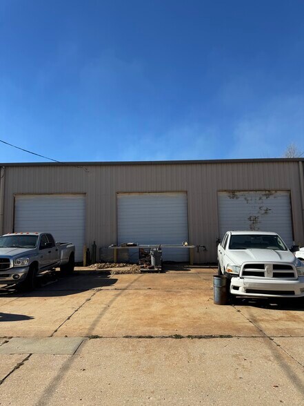 More Photos Of 8716 SE 15th St, Oklahoma City Distribution For Sale