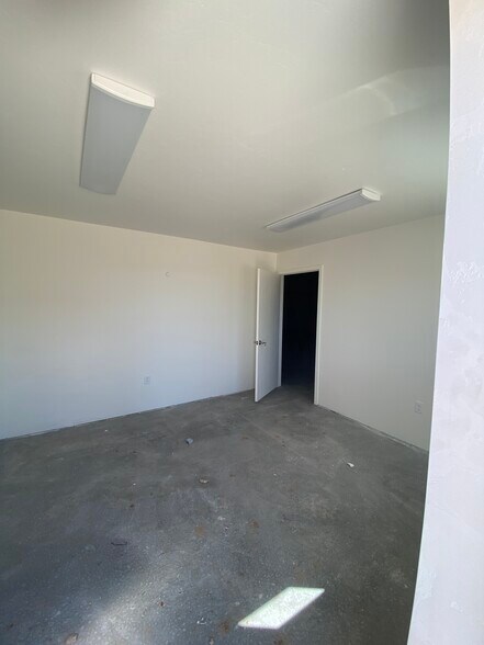 More Photos Of 8205 S Camino de Cafe, Tucson Industrial For Lease