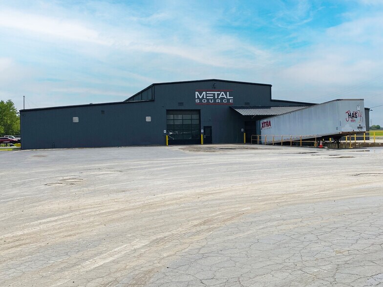 Primary Photo Of 2703 W 9th St, Marion Industrial For Lease