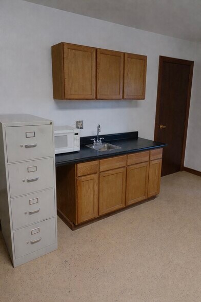 More Photos Of 440 Charmony Frontage Rd, Sterling Industrial For Lease