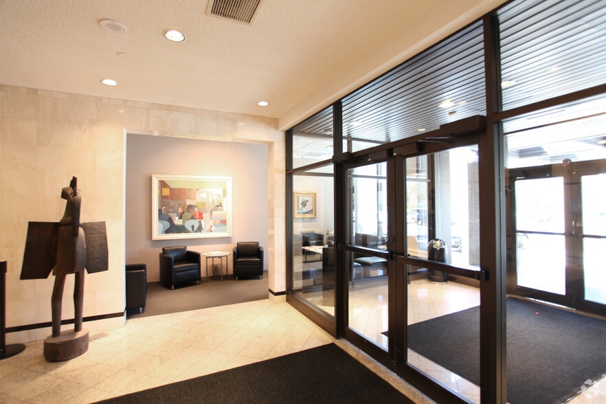 More Photos Of 7201 Metro Blvd, Edina Office For Lease