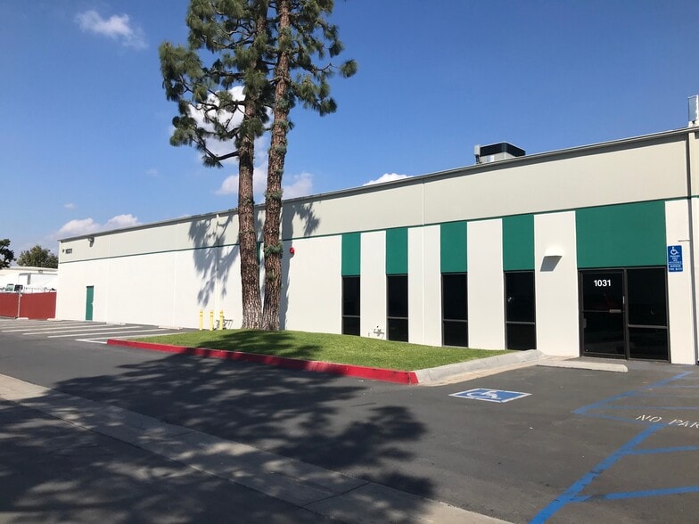 More Photos Of 1031-1035 S Linwood Ave, Santa Ana Warehouse For Lease