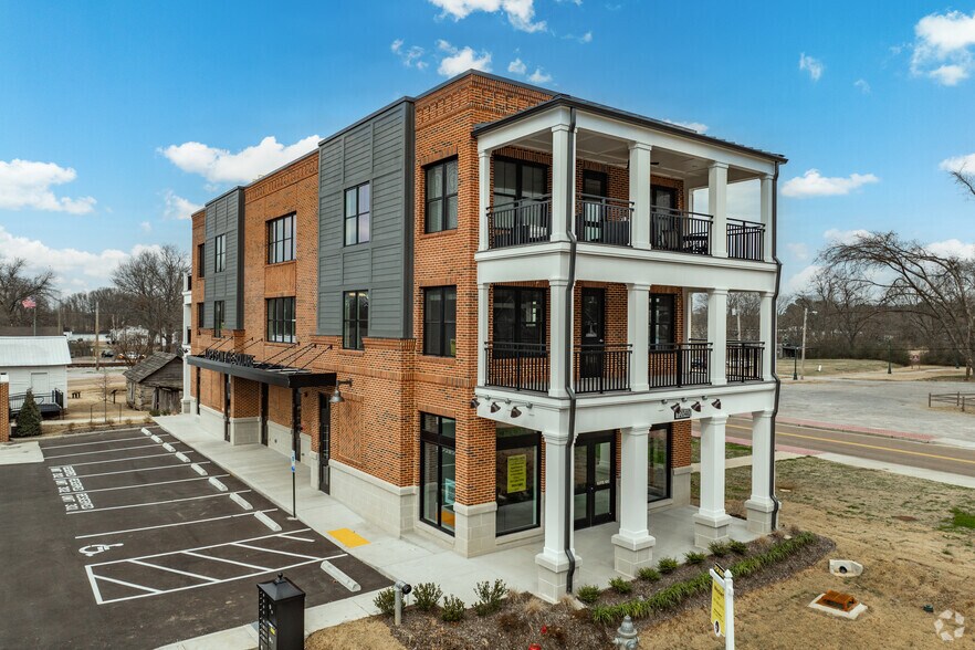 More Photos Of 12040 Forrest St, Arlington Office Residential For Lease