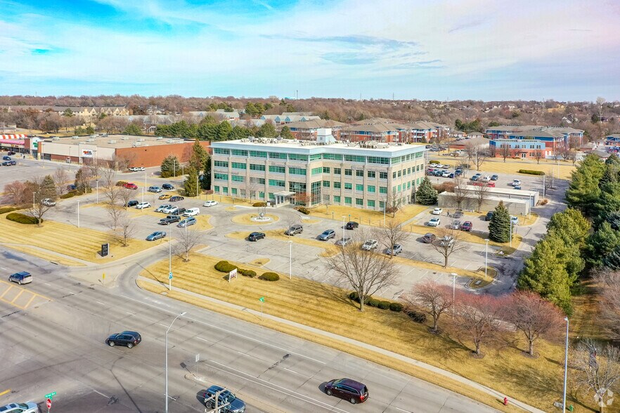 More Photos Of 2900 S 70th St, Lincoln Office For Sale