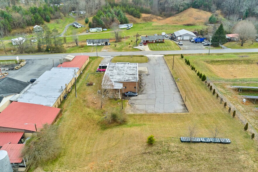 More Photos Of 2935 New Leicester Hwy, Leicester Showroom For Sale