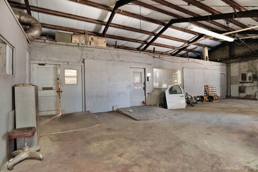 More Photos Of 250 Montgomery St, Shreveport Warehouse For Sale