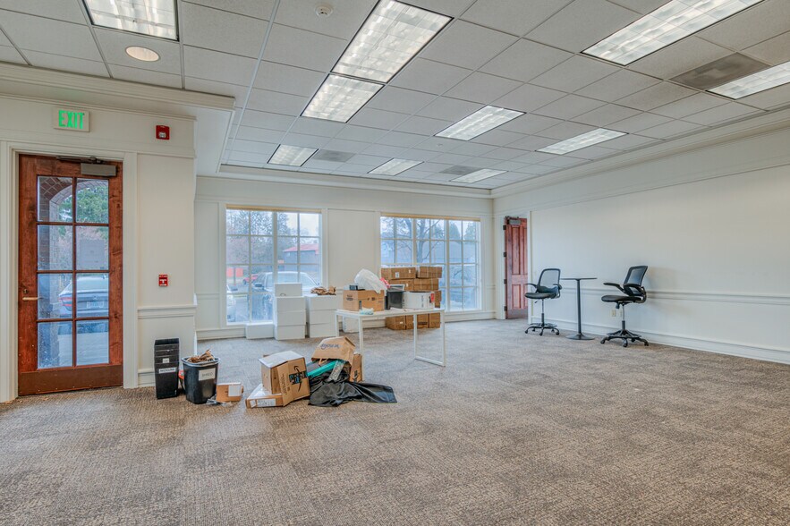More Photos Of 345 SE 3rd St, Bend Office For Sale