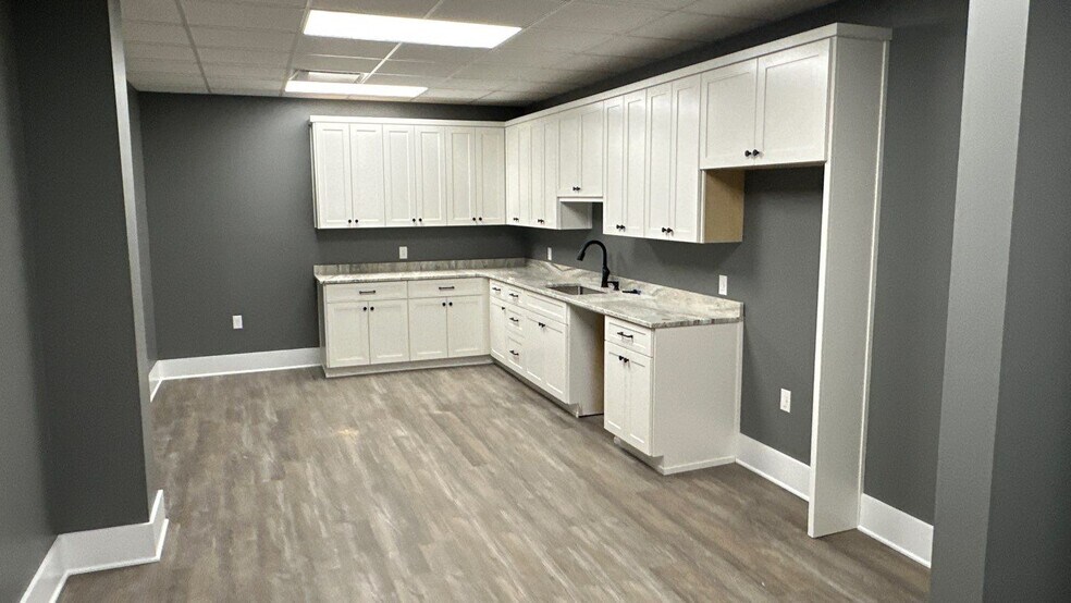More Photos Of 9108 Warren H Abernathy Hwy, Spartanburg Light Manufacturing For Lease