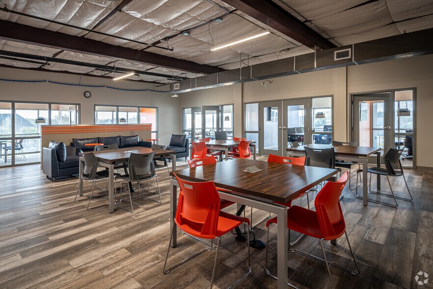 More Photos Of 15500 Voss Rd, Sugar Land Unknown For Sale