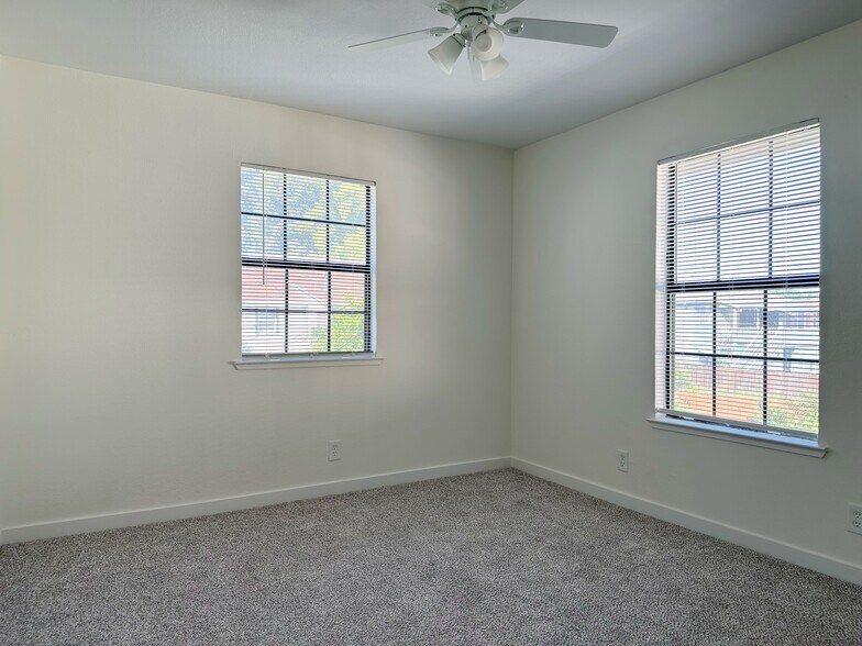 More Photos Of 1805 V St, Sacramento Dormitory For Sale