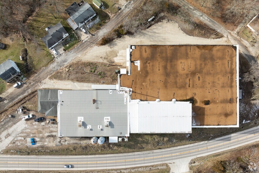 More Photos Of 209 W Main St, Linn Warehouse For Lease