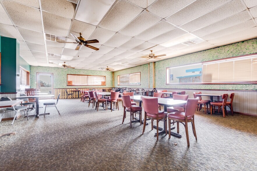 More Photos Of 103 Interstate 40, Shamrock Restaurant For Sale