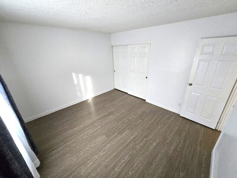 More Photos Of , Las Vegas Multifamily For Sale