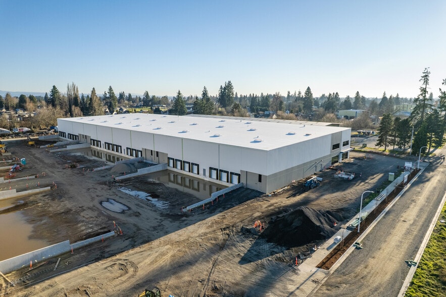 More Photos Of 1414 Commerce Way, Woodburn Industrial For Lease