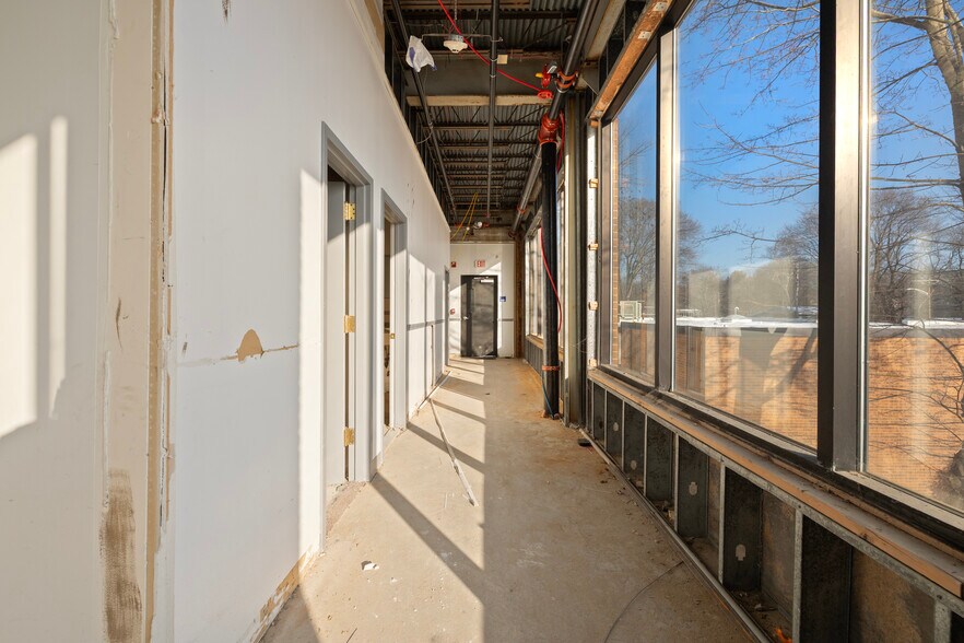 More Photos Of 595 Pawtucket Blvd, Lowell Medical For Lease