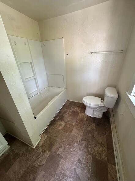 More Photos Of 403 Greenville St, Abbeville Apartments For Sale