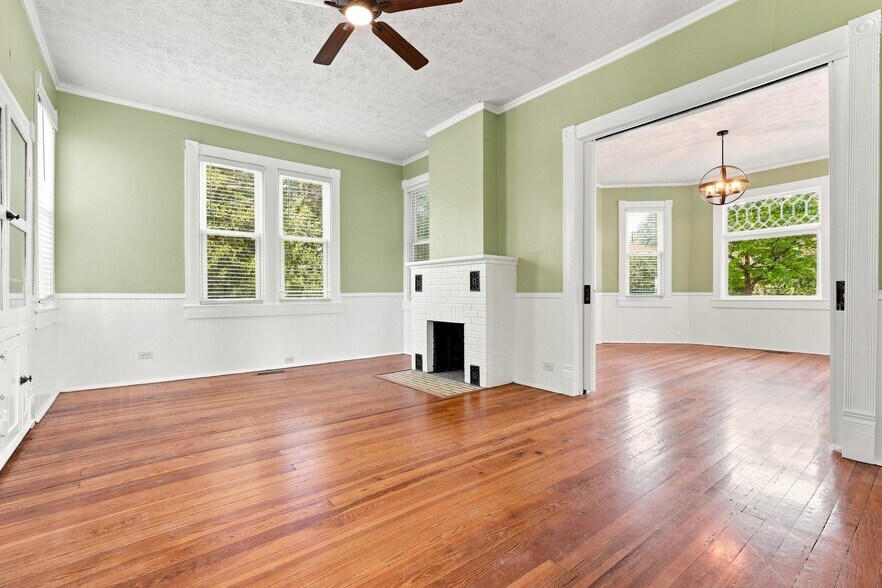 More Photos Of 339 W Main St, Easley Office For Sale