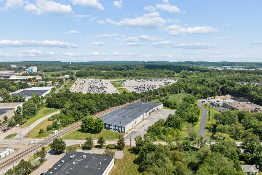 More Photos Of 6 Willow Rd, Ayer Warehouse For Lease