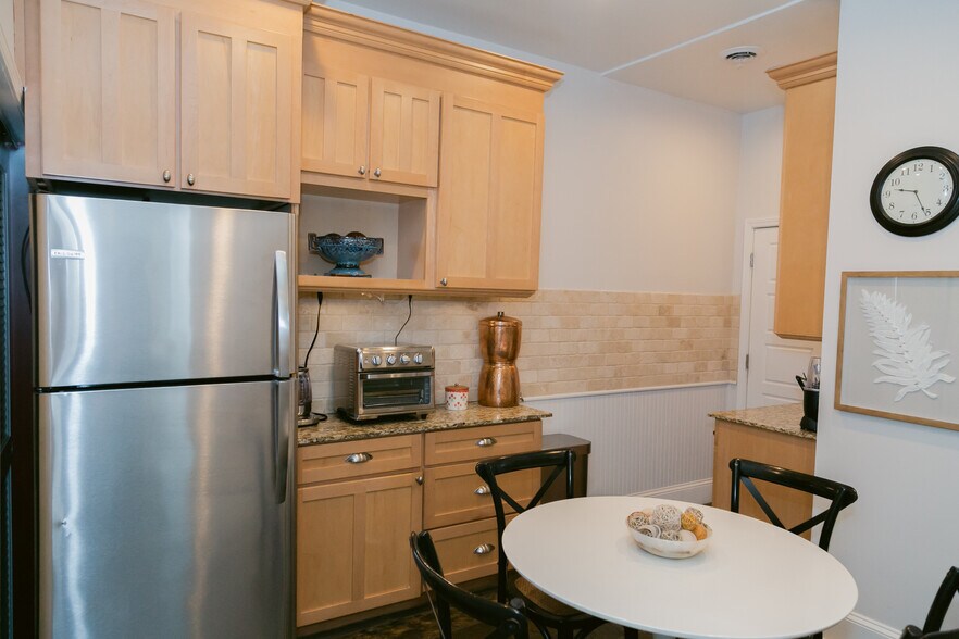 More Photos Of 1513 Oak Grove Rd, Decatur Office For Sale