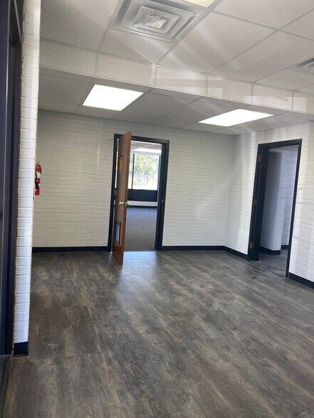 More Photos Of 111 NE 26th St, Oklahoma City Office For Lease