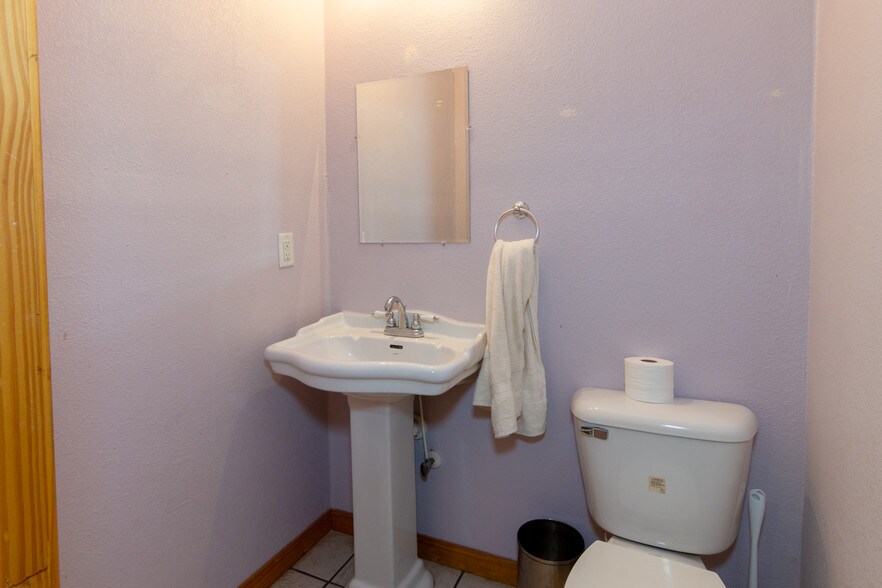 More Photos Of 5702 Pebble Ridge Dr, Milton Medical For Sale