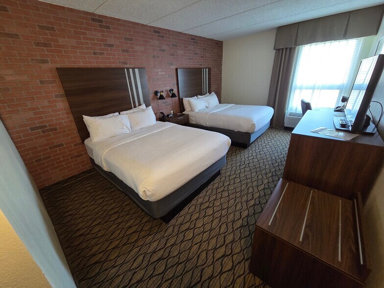 More Photos Of 1777 Burrstone Rd, New Hartford Hospitality For Sale