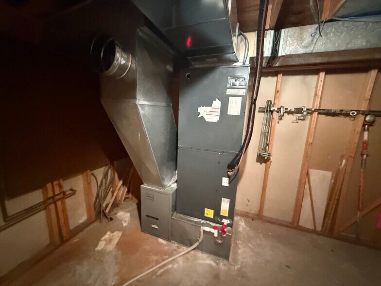 More Photos Of 910-912 7th St, Onawa Office For Sale