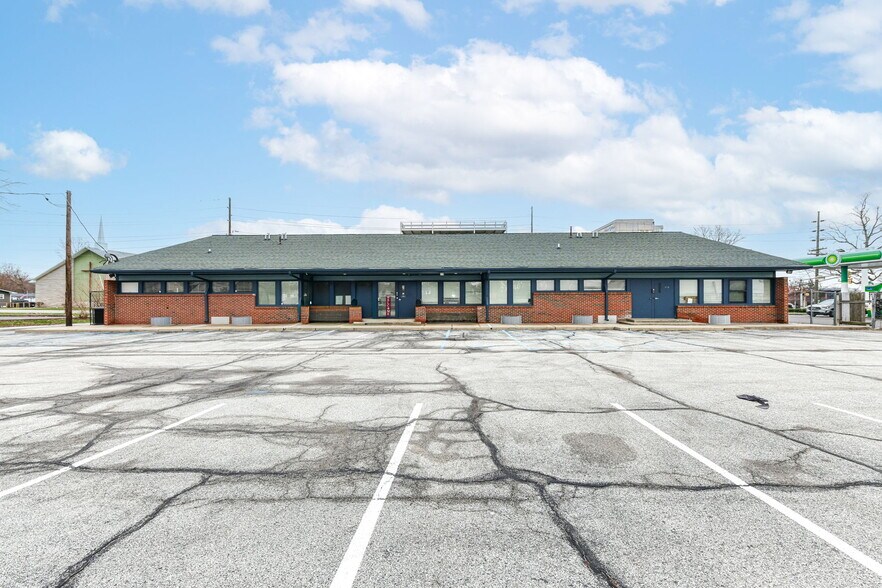 More Photos Of 1640 N Ritter Ave, Indianapolis Medical For Lease