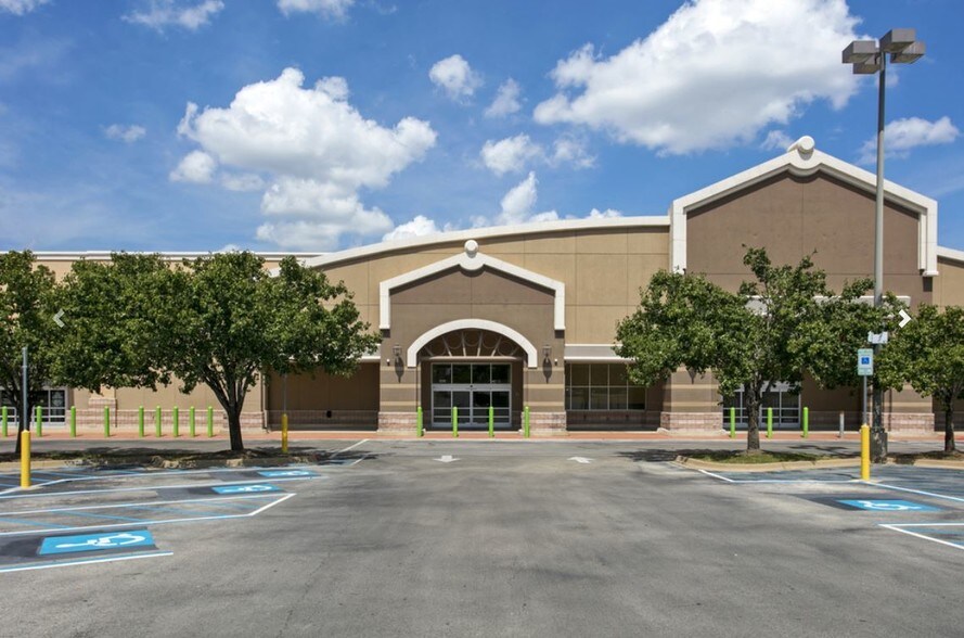 More Photos Of 1901-2027 S Texas Ave, Bryan Unknown For Lease