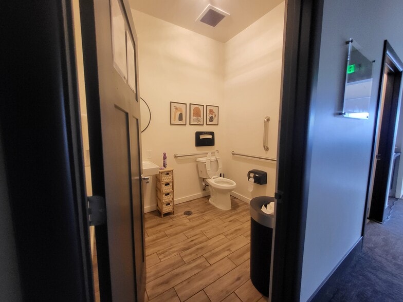 More Photos Of 9489 N Mount Airey Dr, Eagle Mountain Warehouse For Lease