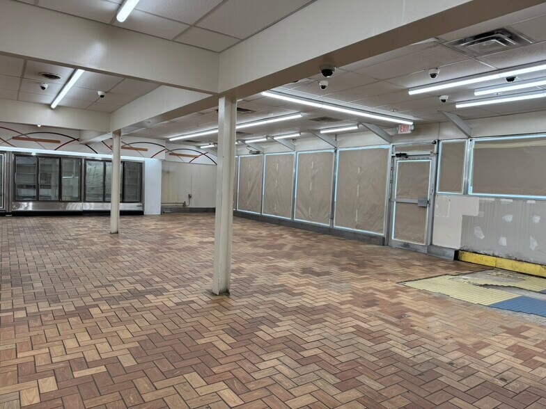 More Photos Of 100 Lindbergh Dr NW, Little Falls Convenience Store For Lease