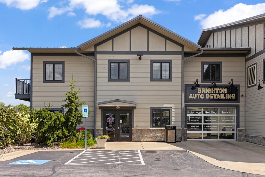 More Photos Of 2108-2260 Ferry Rd, Naperville Showroom For Sale