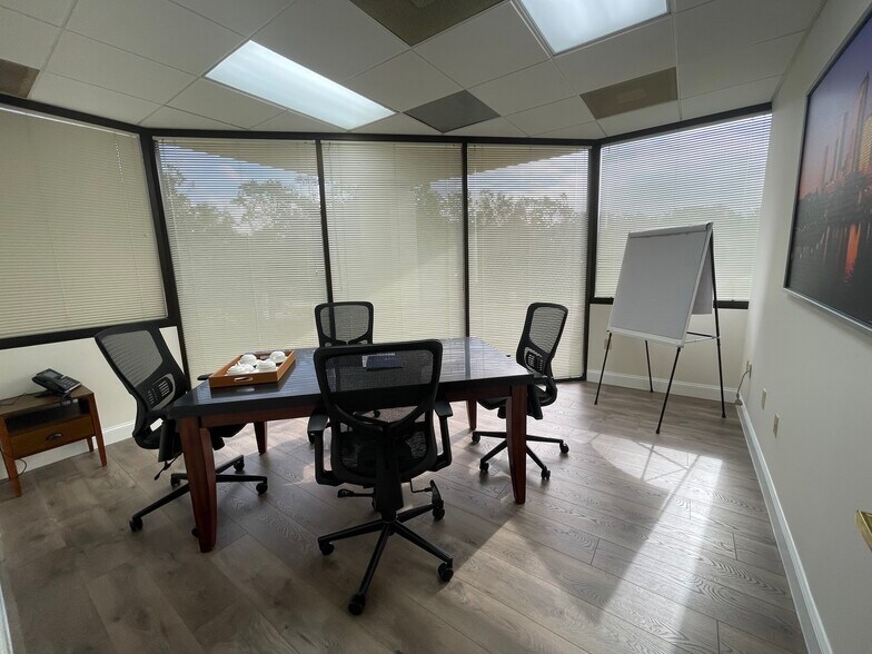 More Photos Of 28163 US Hwy 19 N, Clearwater Office For Lease