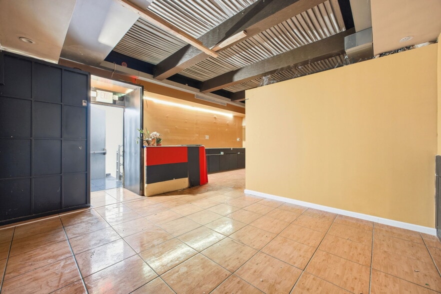 More Photos Of 136-21 41st Ave, Flushing Storefront Retail Office For Sale