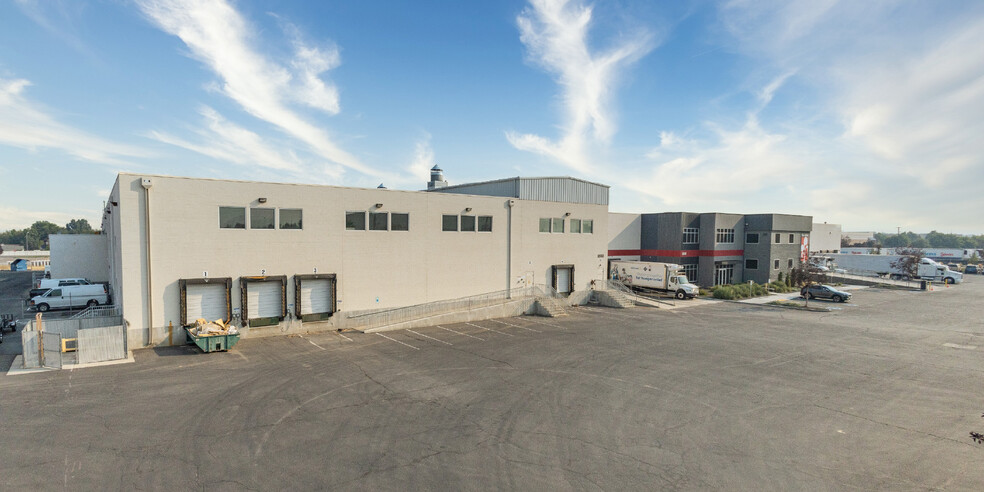 Primary Photo Of 3550-3650 E Commercial Ct, Meridian Distribution For Lease