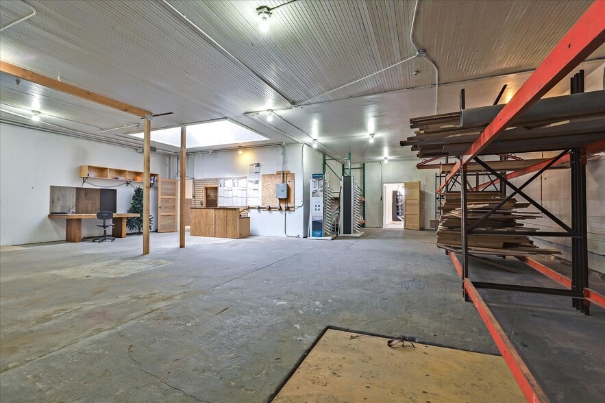 More Photos Of 14 E Lake Ave, Watsonville Storefront For Sale