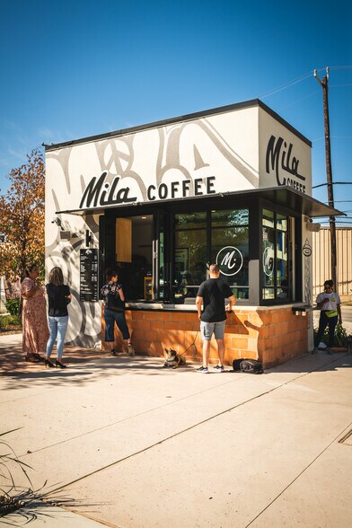 More Photos Of 711 Broadway St, San Antonio Office For Lease