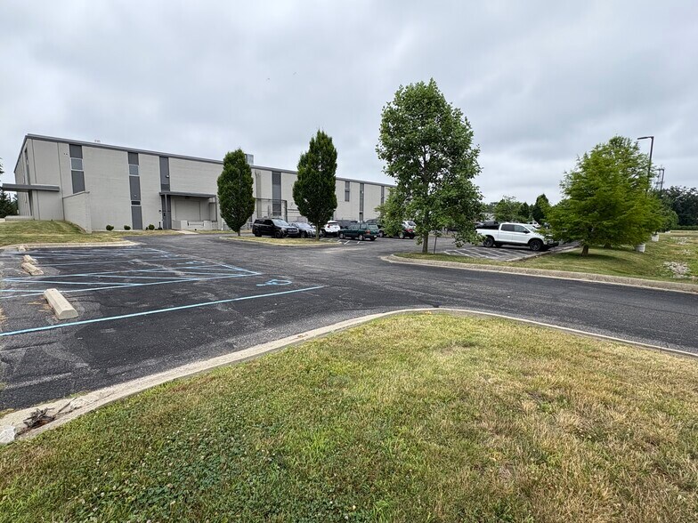 More Photos Of 1201 Cumberland Ave, West Lafayette Office For Lease