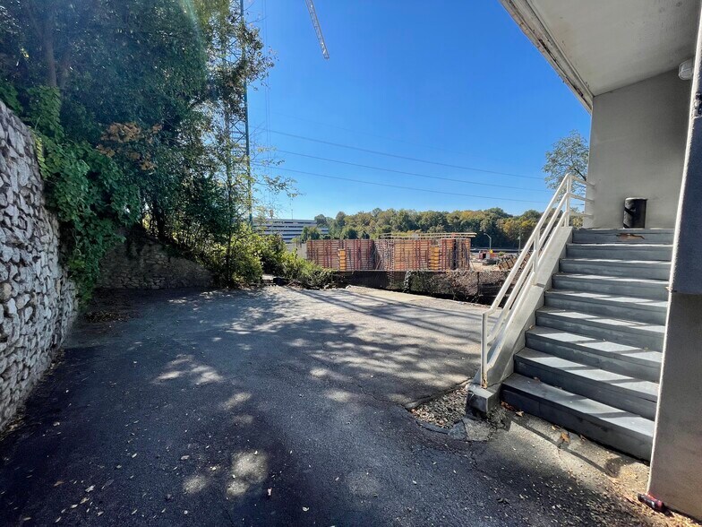 More Photos Of 4 Beck St NW, Atlanta Storefront Retail Office For Sale