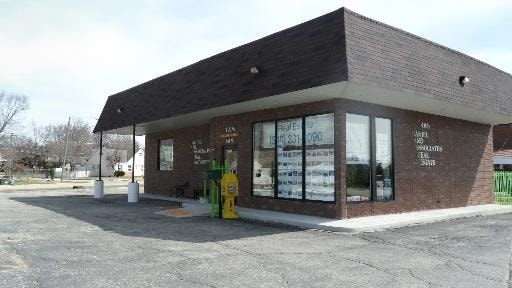 Primary Photo Of 465 E Roosevelt Rd, West Chicago Freestanding For Sale