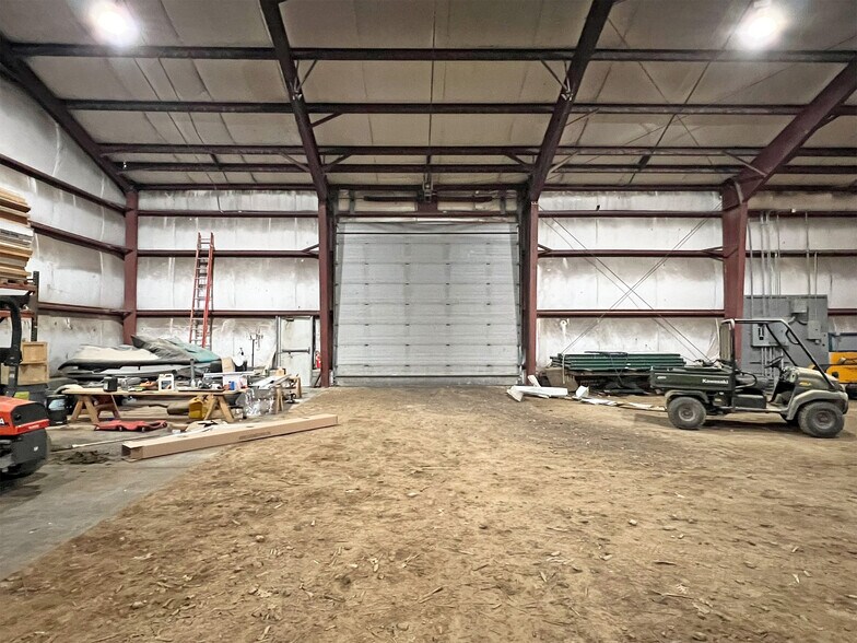More Photos Of 9711 Perry Hwy, Waterford Warehouse For Sale