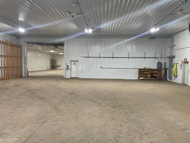 More Photos Of 404 Airport Rd, Albert Lea Industrial For Sale