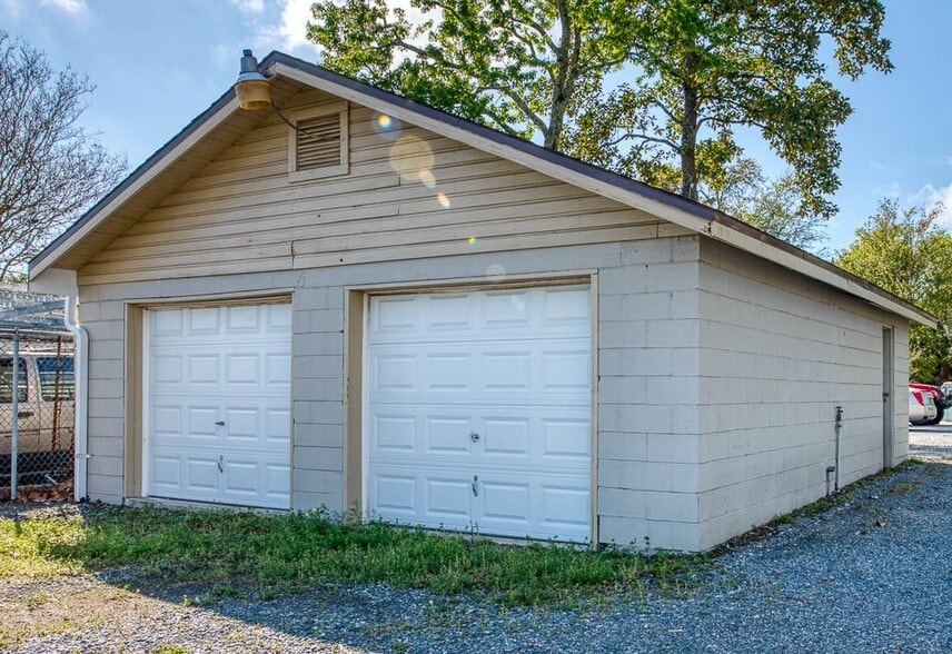 More Photos Of 5135 College St, Jacksonville Religious Facility For Sale