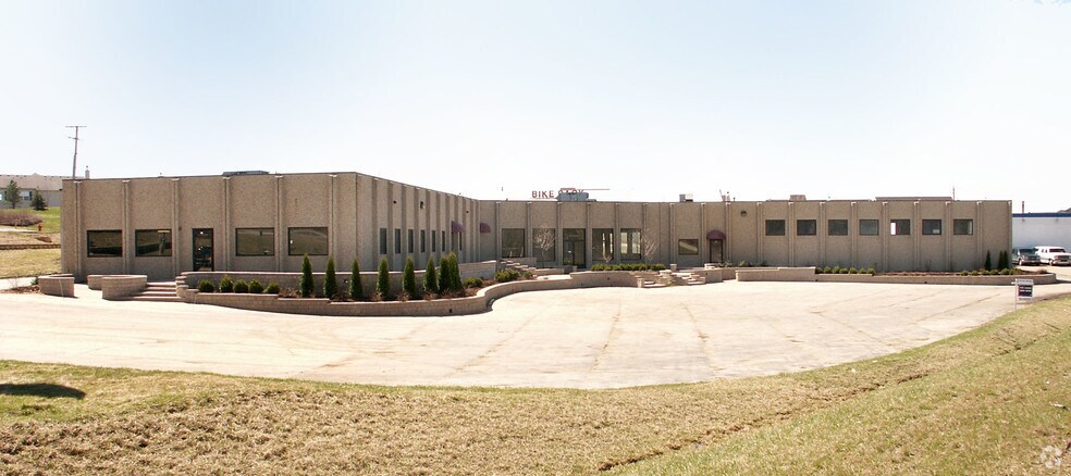 More Photos Of 2901 W Main St, St Charles Office For Lease