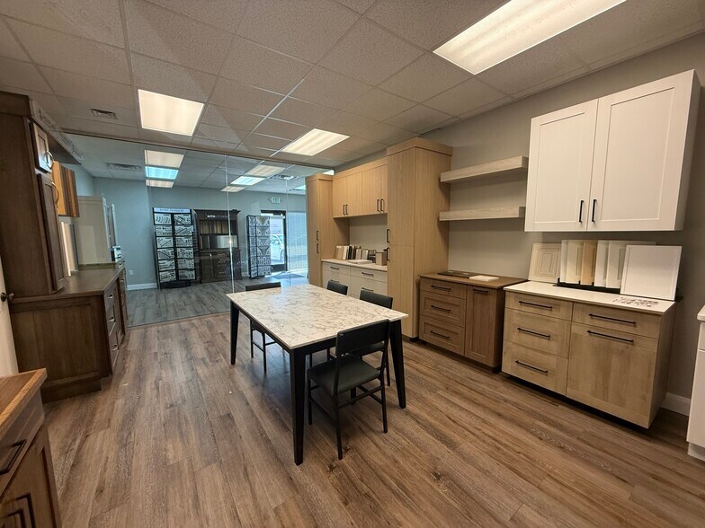 More Photos Of 1169 E 1010 N, Spanish Fork Showroom For Sale