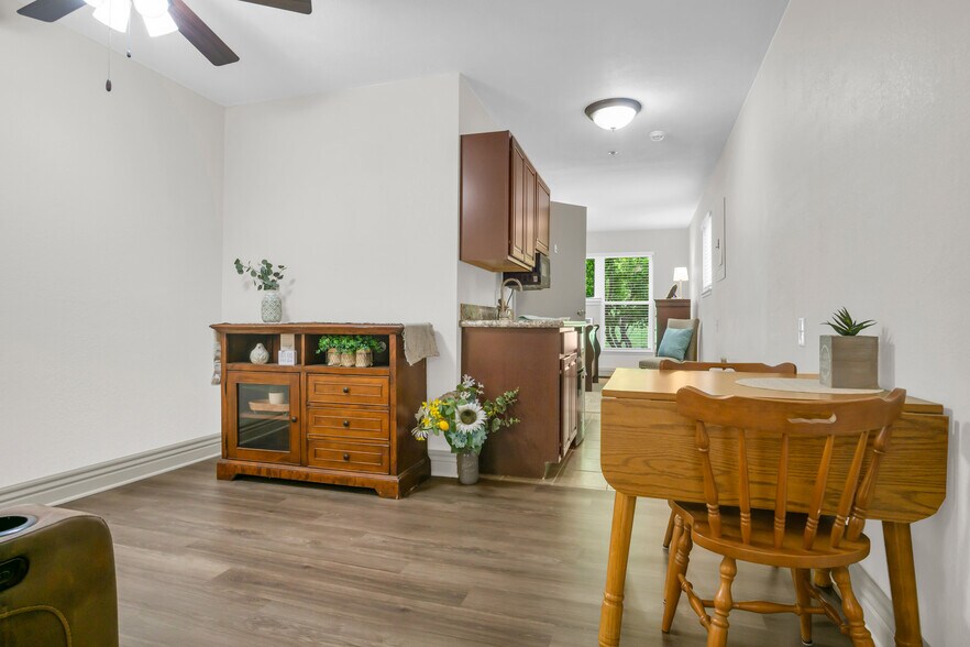 More Photos Of 4107 Central Ave, Kearney Assisted Living For Sale