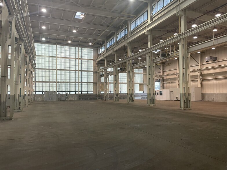 More Photos Of 619 Oak Ave, Sidney Warehouse For Lease