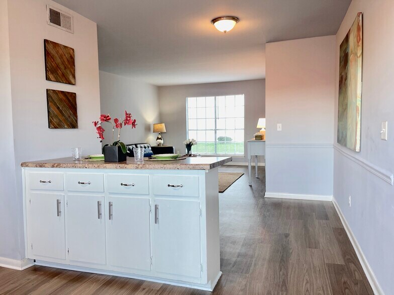 More Photos Of 11 Eumar Ct NW, Center Point Apartments For Sale