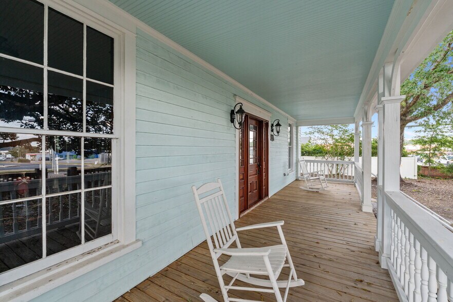 More Photos Of 202 W Main St, Sanford Office Residential For Lease