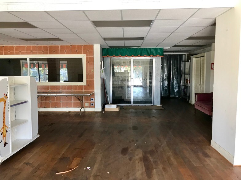 More Photos Of 6117 Lawrence Rd, Lake Worth Warehouse For Sale